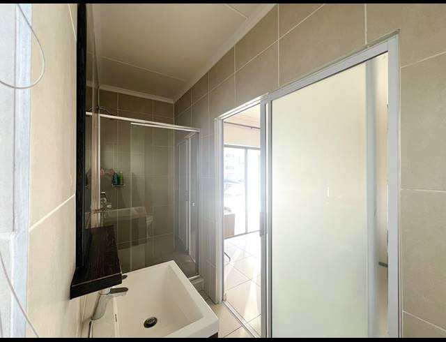 2 BEDROOM APARTMENT TO LET IN SANDOWN ESTATE